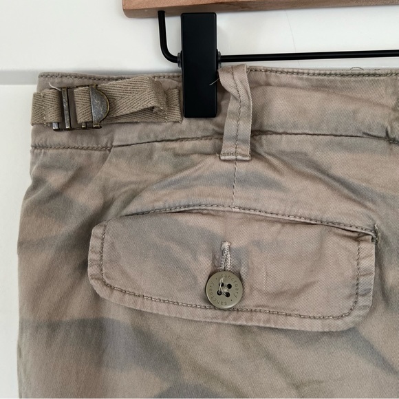 Sanctuary Cropped Camo Cargo Pants - Picture 4 of 6